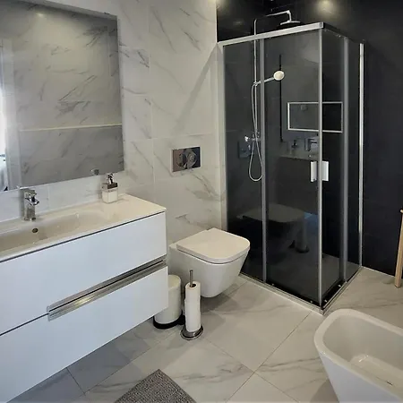 Flow Living, Com Piscina, Em Apartman