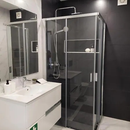 Flow Living, Com Piscina, Em *