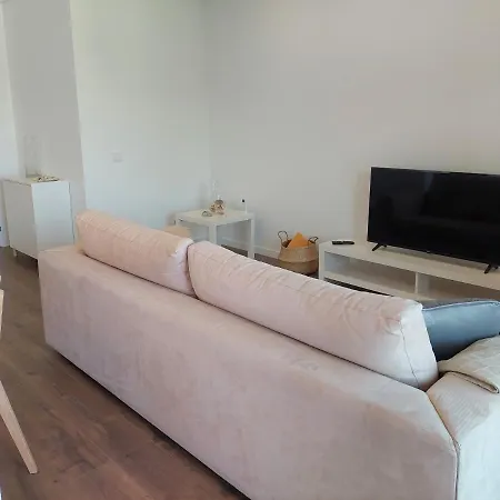 Flow Living, Com Piscina, Em