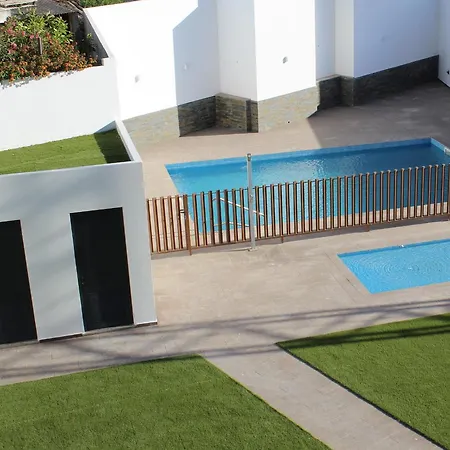 Flow Living, Com Piscina, Em Lägenhet *